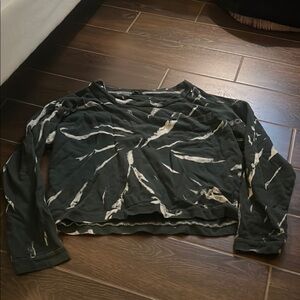 Women's Black and White Tie-Dye Top